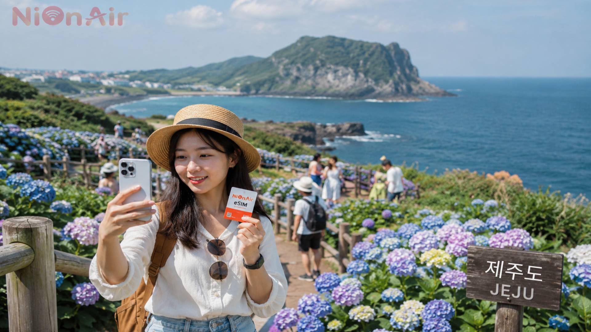 Khách du lịch vui mừng check-in du lịch tại đảo Jeju - Hàn Quốc