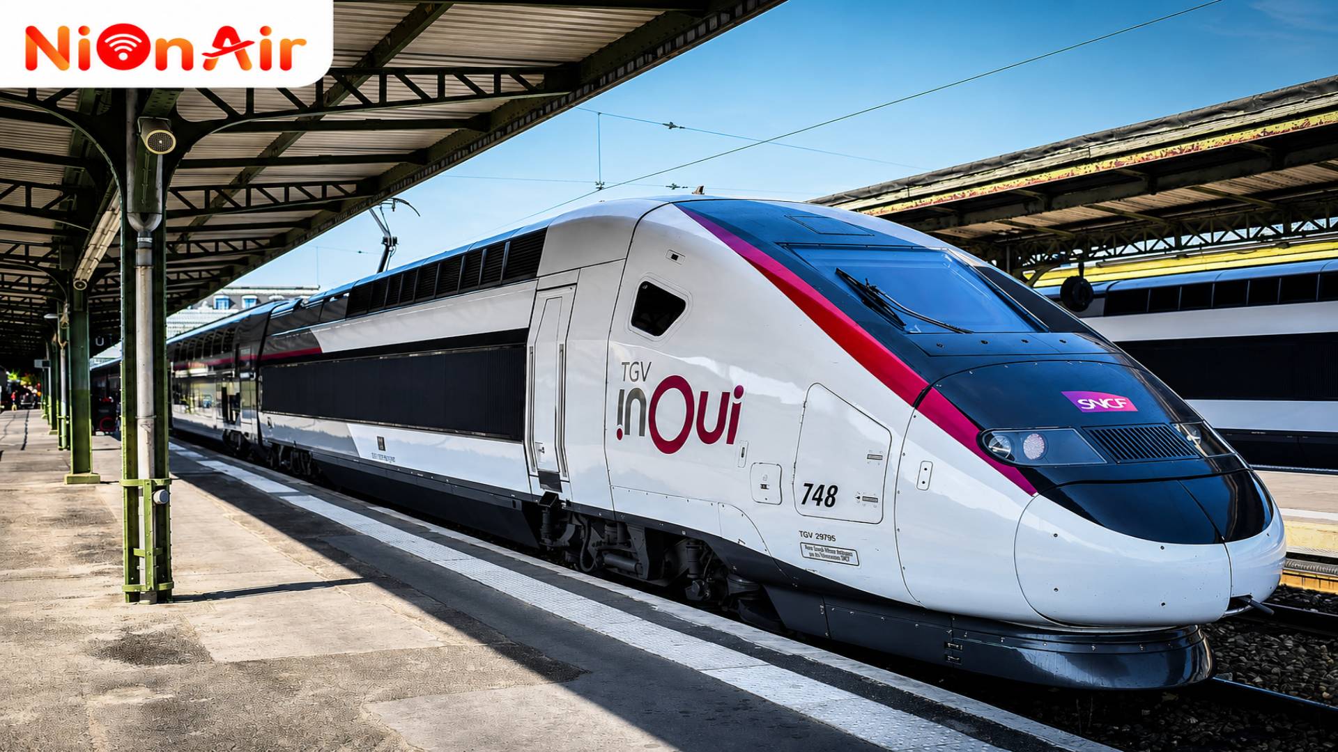Tàu TGV di chuyển cực kỳ êm ái và nhanh chóng